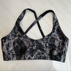Carbon38 black metallic snake bra size small